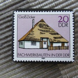 ドイツ　伝統家屋切手ブローチ10808