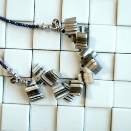 じゃらじゃらボルダーオパールとサファイアのネックレス