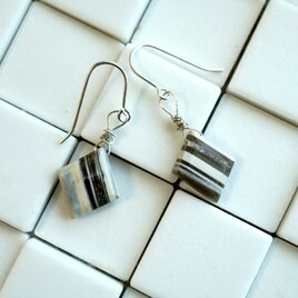 ボルダーオパールのゆらゆらピアス（シルバーフック）