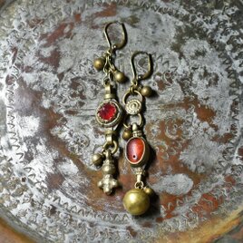 oldアフガンメタル、民族鈴、まん丸メタルのアンシメトリーピアス