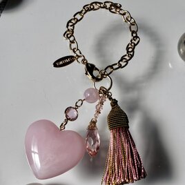 ハート バッグチャーム ピンクタッセル付き 上品 大人可愛い
