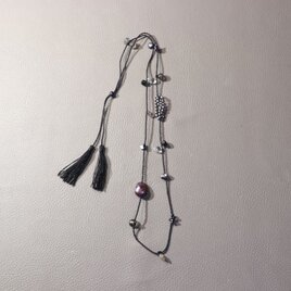 パールと石の編み込みネックレス