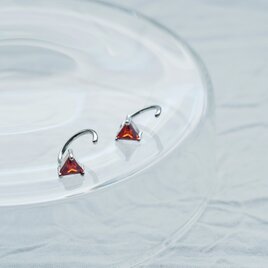 三角 ガーネット フック ピアス シルバー925