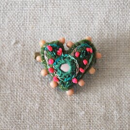 ちっちゃなハートのミラー刺繍ブローチ　④