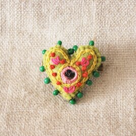 ちっちゃなハートのミラー刺繍ブローチ　⑥