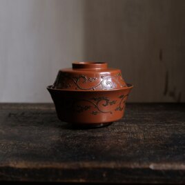 ブラウンに唐草文様◆時代物　漆芸蓋付椀　古漆器　骨董・antiques 大正〜昭和初期