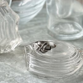 RA160-【 AVON 】エイボン・ヴィンテージリング 1975 "RIBBON RING"