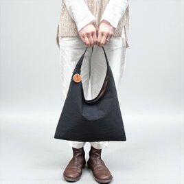 ぺたんこですっきりシルエット！オオカミ少年ミニ：ブラック（KONBU　撥水加工ナイロン素材ワンショルダーバッグ）