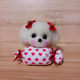 羊毛フェルト マルチーズ　ハートキャンデークッション付き