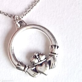 【クラダリング　友情 の　ネックレス】　アメリカ製　アンティックシルバー