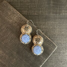 ダリアのピアス　シルバー×水色