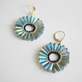 ガラスタワーのリングピアス/イヤリング  （オーロラグリーン）【受注】