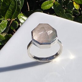 ルチルクォーツとトルマリン　ダブレット石　8角変形立体カット　伏せ込み　シルバーSV925リング