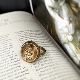 [UK] Crown & Anchor Ring - brass