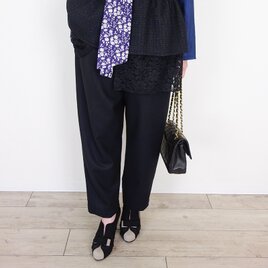 しなやかブラックウールの万能ゆるテーパードパンツ（セットアップ可）｜卒園・卒業式・入学式・結婚式・カジュアル｜