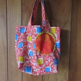 暑い陽射しの手さげバッグ