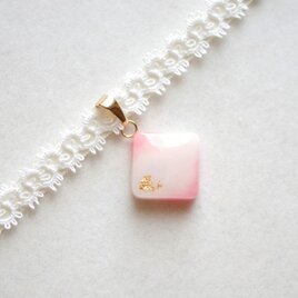 【受注製作】レジンアート　ラウンドモチーフとタティングレースとサテンリボンのチョーカー〈はつ恋〉