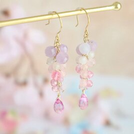 ゆれる桜色ピンク 天然石 フックピアス/イヤリング