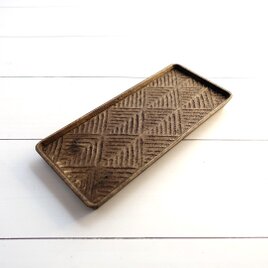 小ぶりの木彫トレイ　栗渋染め