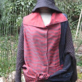 洋服地の3点から合わせて創った短めのジャケットです。