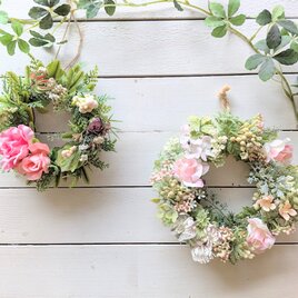 小花とバラのアーティフィシャルフラワーリースとミニリース（２点セット）[a20261002]