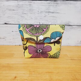 ボタニカルフラワーの小さなポーチ