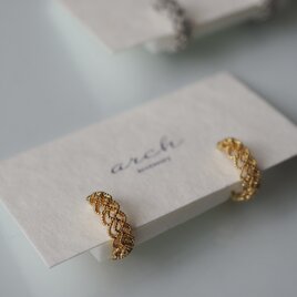 ピアスのようなイヤリング　レース　アレルギー対応　シンプル　小さめ