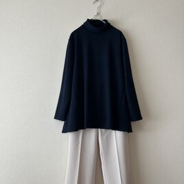 テントラインのニットトップス　ネイビー　サイズ展開あり