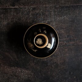 三日月の取手◆松と漢字。古輪島塗　漆芸黒塗沈金蓋付碗　古漆器　骨董・antiques 古民家　明治〜大正時代　i1