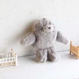 寝ぼけた手乗りのイエティ