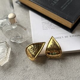 P760-ヴィンテージピアス U.S.A. 1980-90's Hammered Gold Tone Teardrop