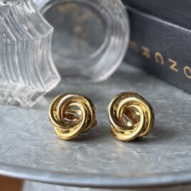 Y1233-ヴィンテージイヤリング U.S.A. 1980's Gold Tone KNOT Earrings