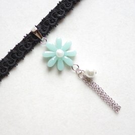 【受注製作】レジンアート　お花モチーフとタティングレースとベルベットリボンのチョーカー〈歌声遠く〉