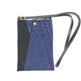 ハワイアン スマホ・ポーチ ショルダーストラップ付 カヒコ柄 ブラック [hpb3-266s20]