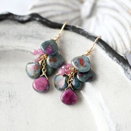 ルビーインゾイサイトの房ピアス（5ストーン）・イヤリング変更可・14kgf