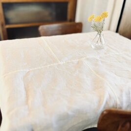 風と光をまとう　白リネンクロス（幅90×丈90)