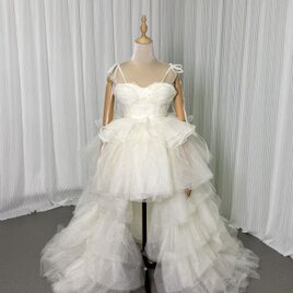 ウェディングドレス シャンパン色 キャミソール ラッフルフリル フィッシュテール 繊細レース ファスナー 披露宴