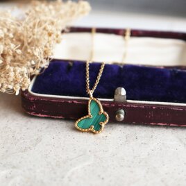 天然石マラカイトのパピヨンネックレス＊孔雀石／ミル打ちゴールド　金アレ対応