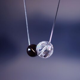 大粒★虹入り水晶玉と煙水晶のネックレス・付替え、長さ変更自由・サージカルステンレス　～夢幻泡影（むげんほうえい）