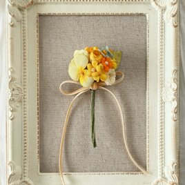 〈染め花〉小ぶりな花束コサージュ005