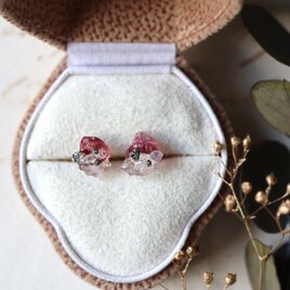 原石ピンクトルマリンとクォーツのピアス