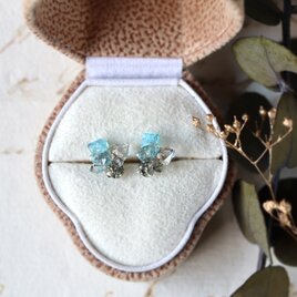 原石アパタイトとダイヤモンドクォーツのピアス