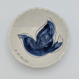 【Temoto】小鳥の豆皿｜手描き藍色の小さな器（10cm）