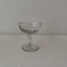 フランスアンティーク　手吹きのシャンパングラス　