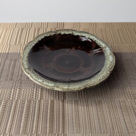 黒飴釉の輪花小皿　【手仕事 民藝 和　陶器】