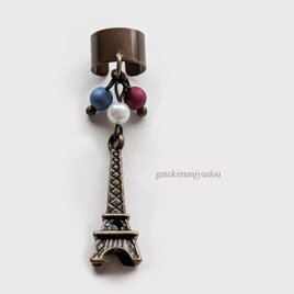 エッフェル塔のアンティーク調イヤーカフ