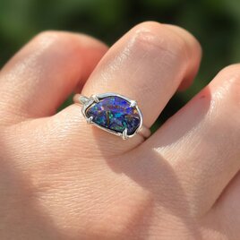 ボルダーオパール　2.58ct　ツメ留め　愛しい鉱物　シルバーSV925リング