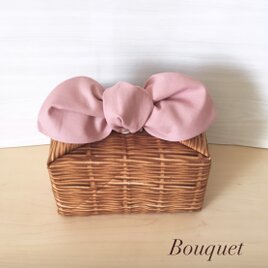 【リボンのお弁当袋】保冷保温　 バスケット柄×くすみピンク　　ランチバッグ/洗える/入園入学