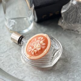 SCA76-【 AVON 】エイボン・ヴィンテージブローチ "Cameo Silhouette"