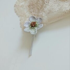 染め布花＊シンプルで小さめのコサージュ